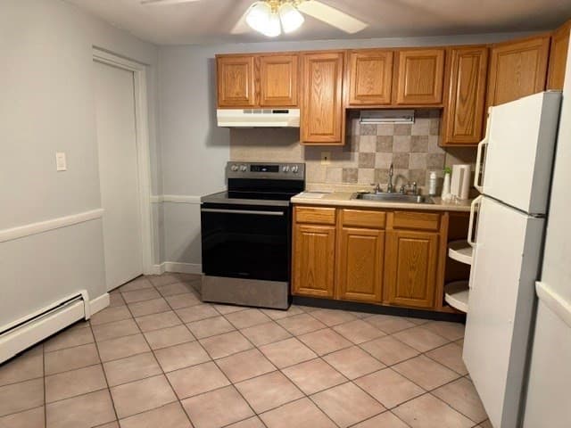 Condominium at 31 Montvale Ave # 1, Woburn MA 01801, photo 3 of 10