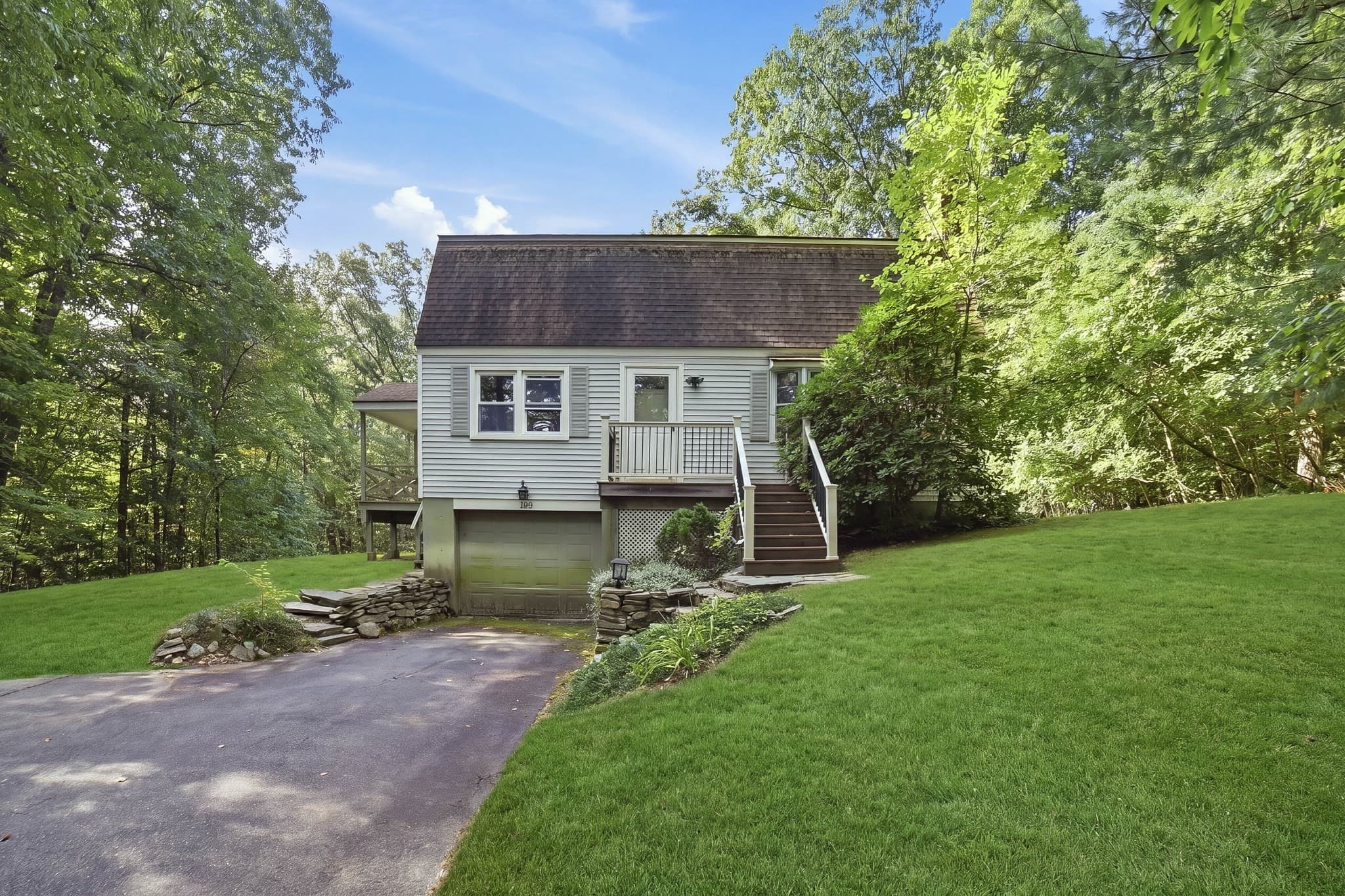 100 Purgatory Rd, Sutton MA 01590