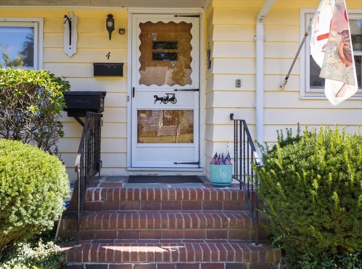 Single Family Residence at 4 Oakhurst Rd, Beverly MA 01915, Beverly, photo 2 of 38