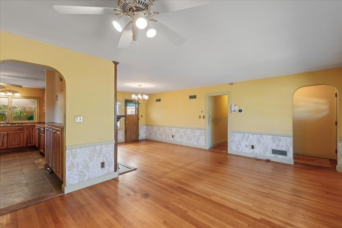 Single Family Residence at 4 Oakhurst Rd, Beverly MA 01915, Beverly, photo 6 of 38