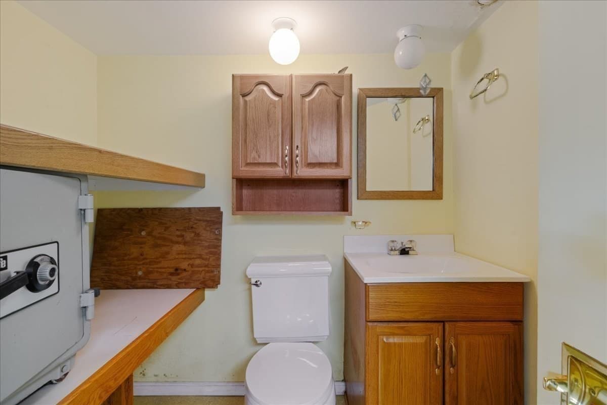 Single Family Residence at 4 Oakhurst Rd, Beverly MA 01915, Beverly, photo 26 of 38