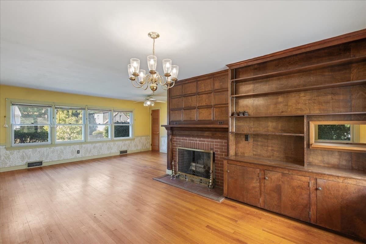 Single Family Residence at 4 Oakhurst Rd, Beverly MA 01915, Beverly, photo 5 of 38