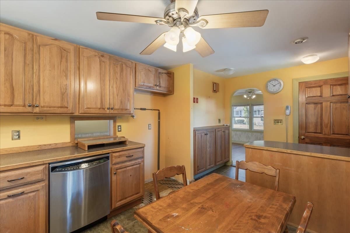 Single Family Residence at 4 Oakhurst Rd, Beverly MA 01915, Beverly, photo 9 of 38