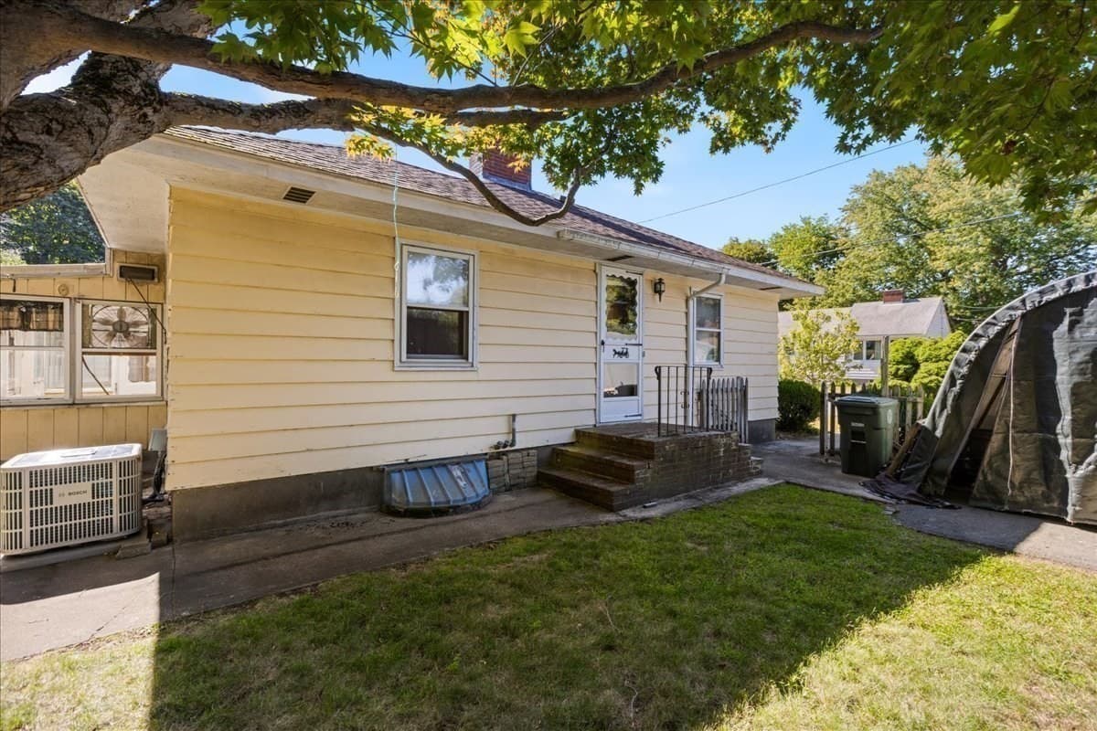 Single Family Residence at 4 Oakhurst Rd, Beverly MA 01915, Beverly, photo 37 of 38
