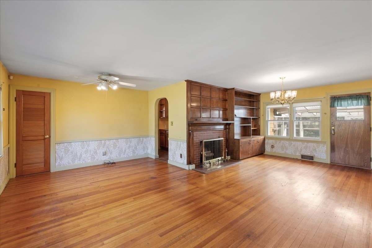Single Family Residence at 4 Oakhurst Rd, Beverly MA 01915, Beverly, photo 4 of 38