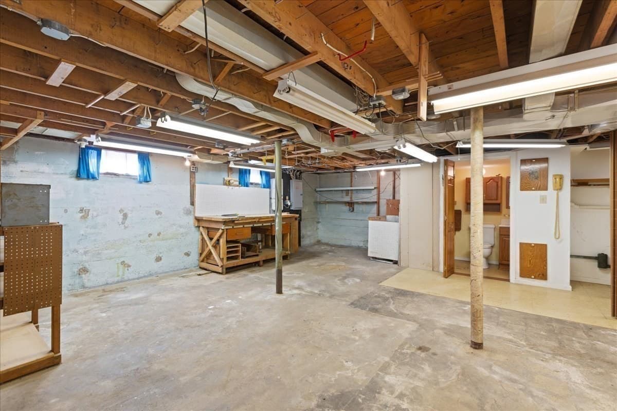 Single Family Residence at 4 Oakhurst Rd, Beverly MA 01915, Beverly, photo 25 of 38