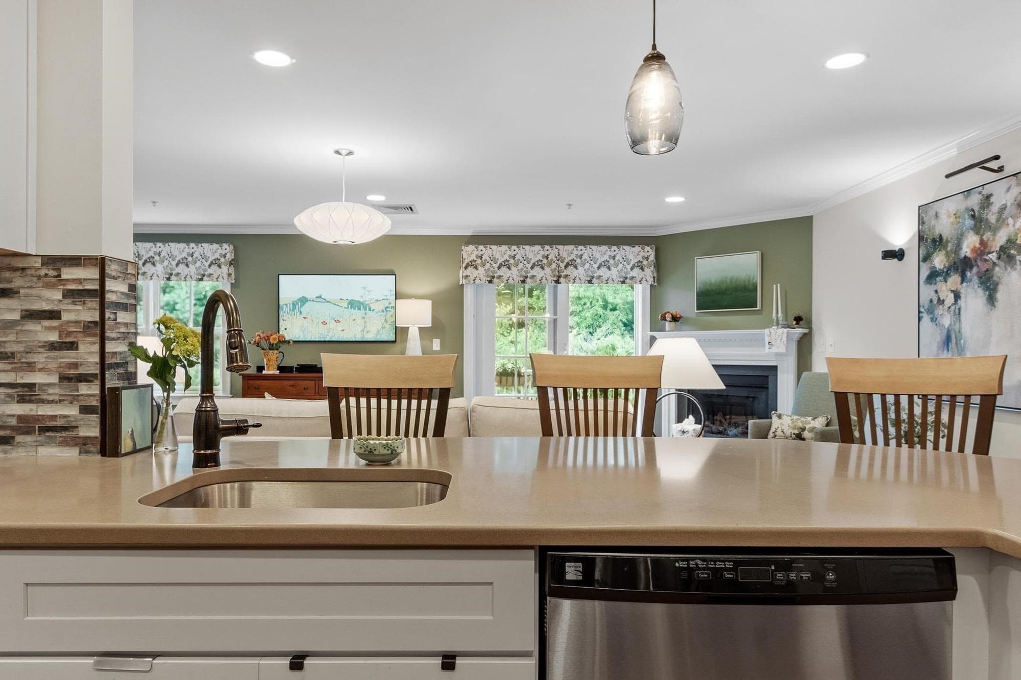 Condominium at 245 Cambridge Street # 302, Burlington MA 01803, Burlington, photo 6 of 32