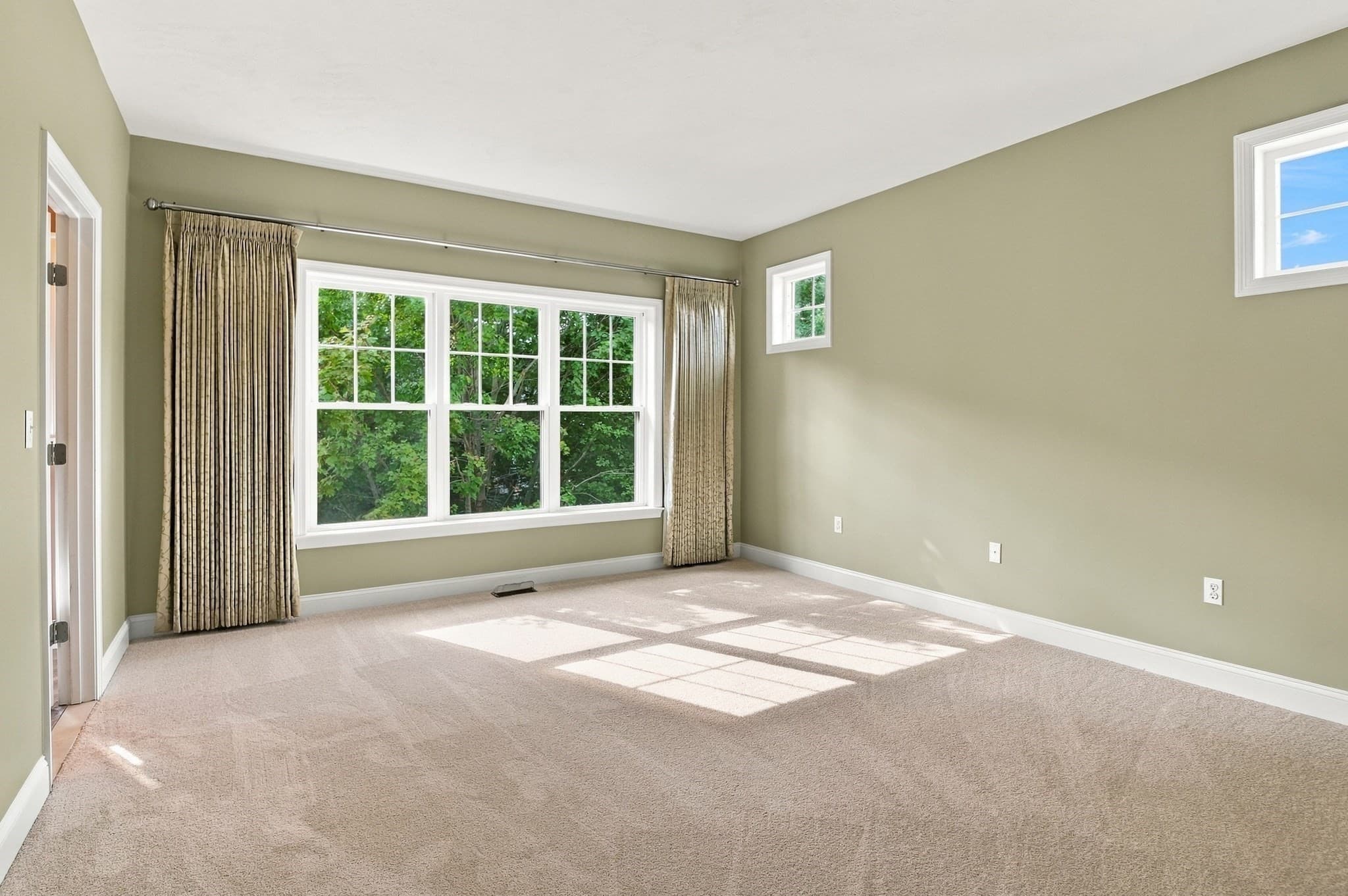 Condominium at 1 Hawthorne Path # 1, Milford MA 01757, Milford, photo 15 of 28