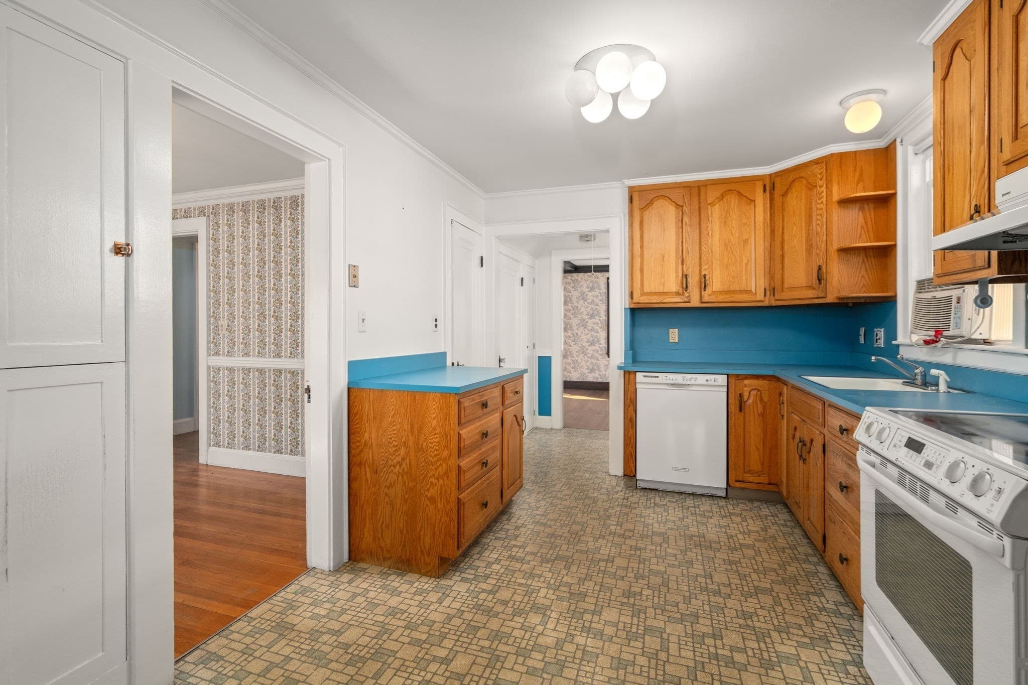 Single Family Residence at 61 Tesla Ave, Medford MA 02155, Medford, photo 9 of 34