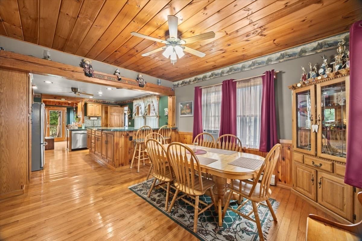 Single Family Residence at 898 Church Street, New Bedford MA 02745, New Bedford, photo 8 of 42