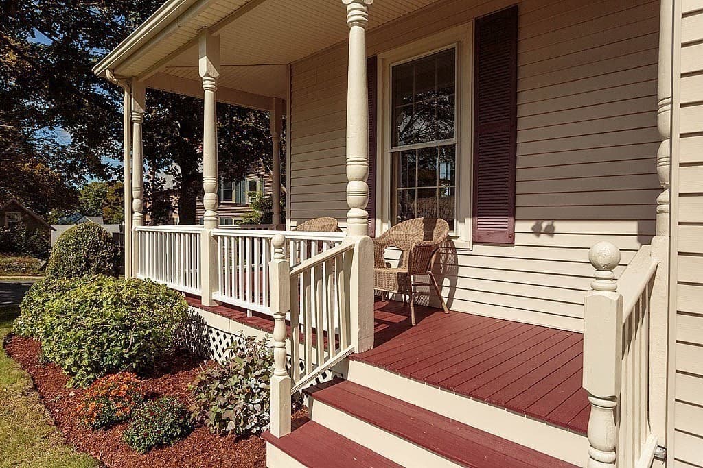 Single Family Residence at 4 Highland Ave, Stoneham MA 02180, Stoneham, photo 6 of 33