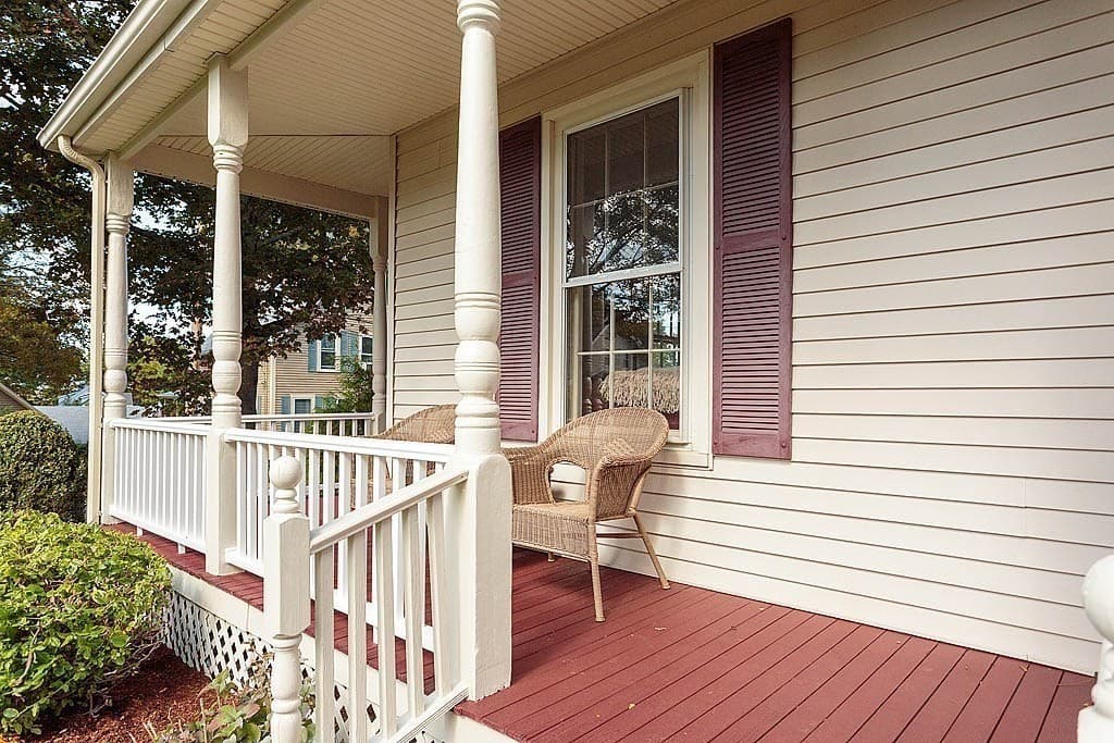 Single Family Residence at 4 Highland Ave, Stoneham MA 02180, Stoneham, photo 8 of 33