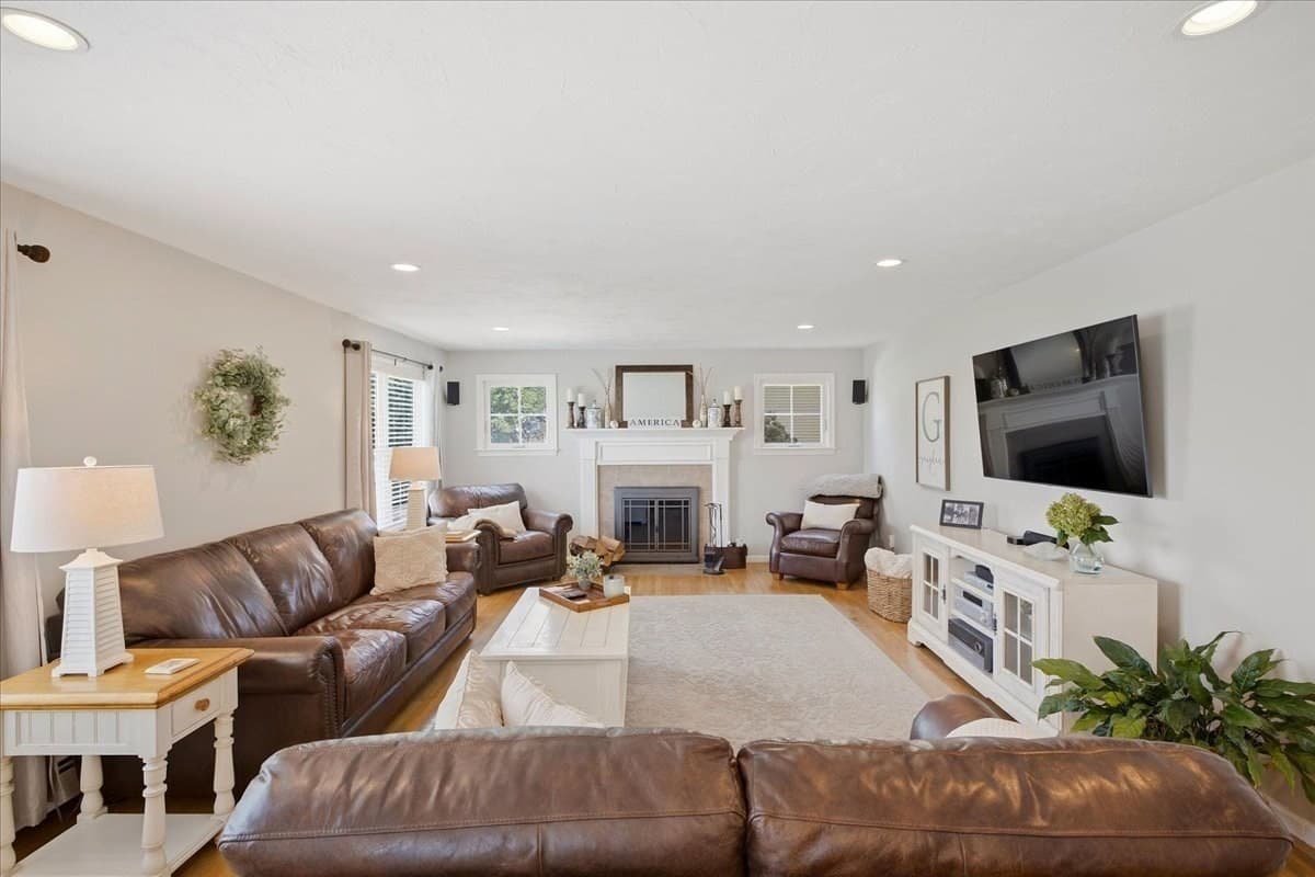 Single Family Residence at 15 Garden Ter, Walpole MA 02081, Walpole, photo 15 of 42