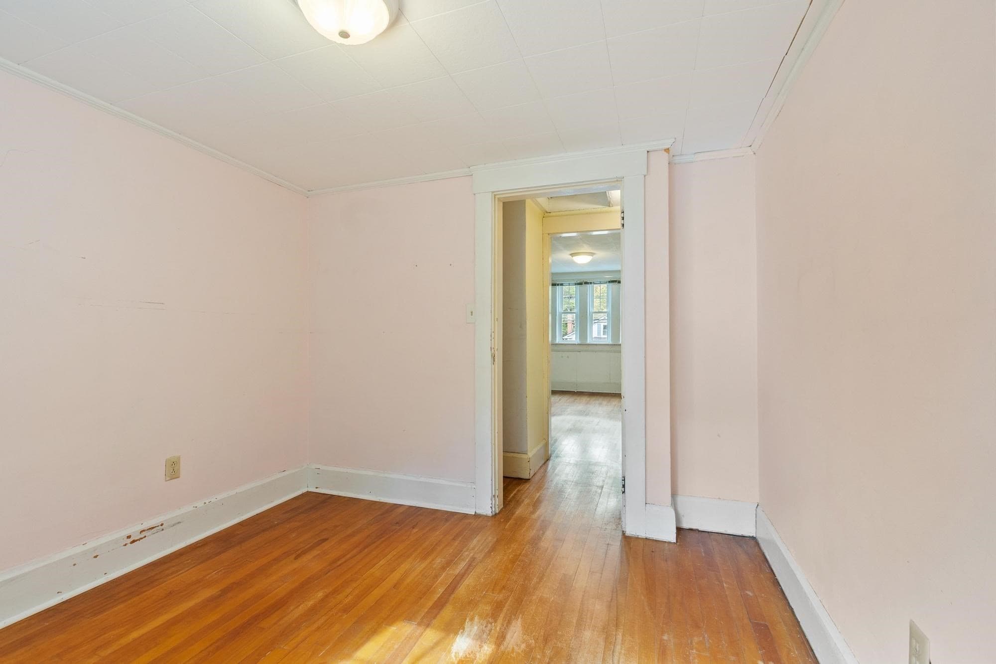 Single Family Residence at 323 Pearl St, Gardner MA 01440, Gardner, photo 27 of 32