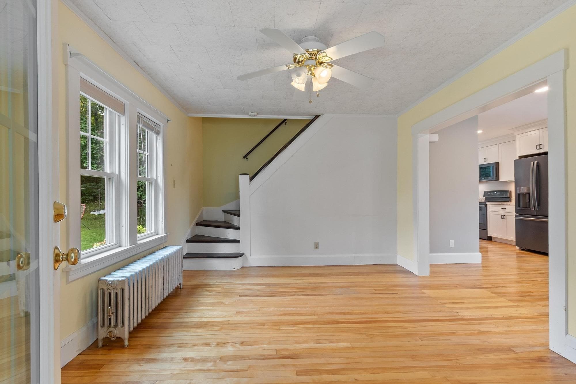 Single Family Residence at 323 Pearl St, Gardner MA 01440, Gardner, photo 6 of 32
