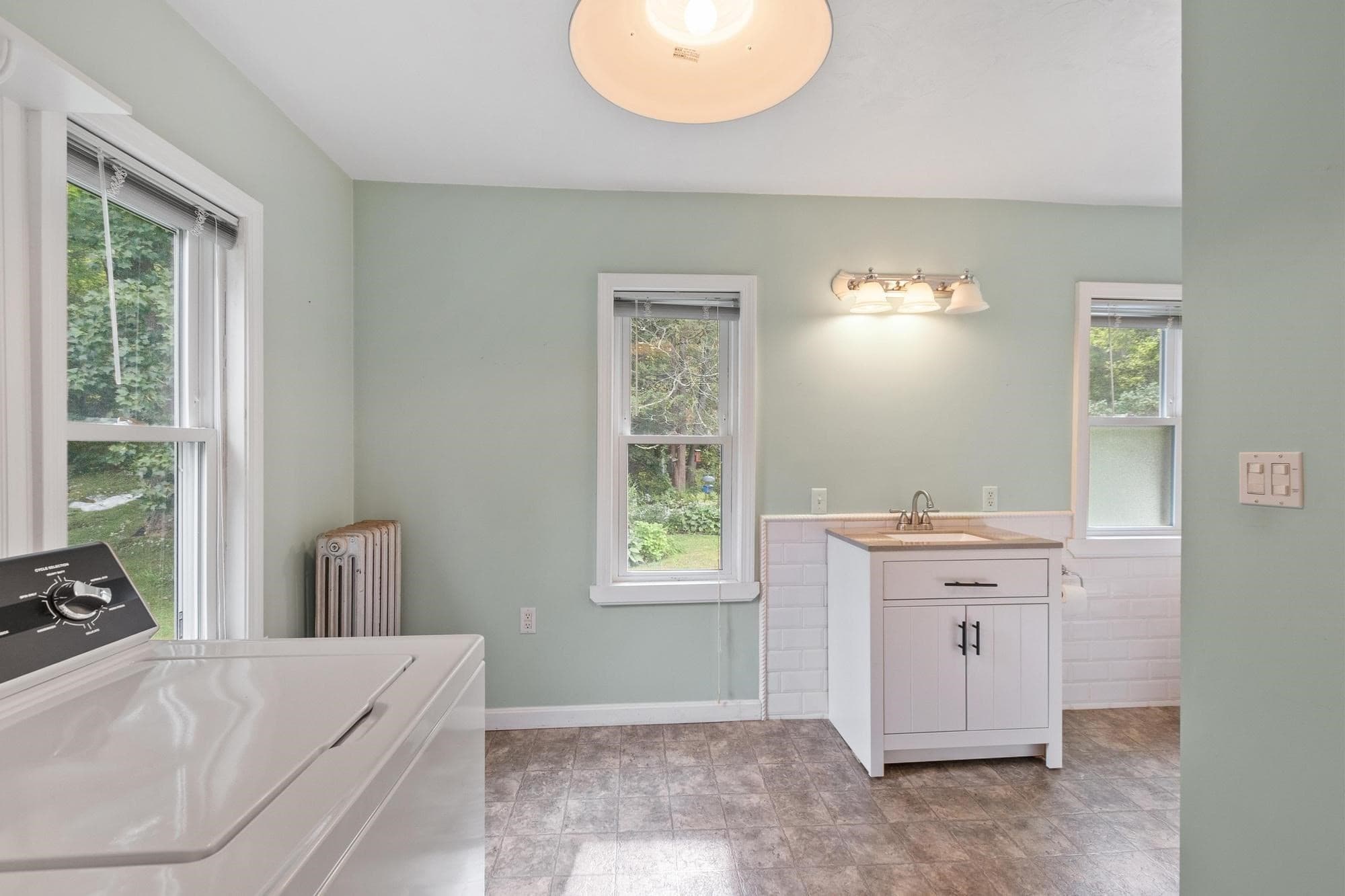 Single Family Residence at 323 Pearl St, Gardner MA 01440, Gardner, photo 17 of 32