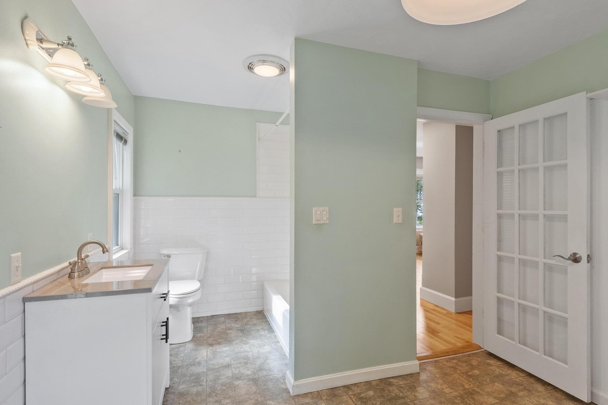 Single Family Residence at 323 Pearl St, Gardner MA 01440, Gardner, photo 18 of 32