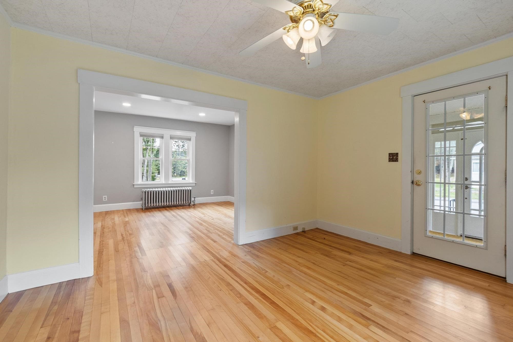 Single Family Residence at 323 Pearl St, Gardner MA 01440, Gardner, photo 8 of 32