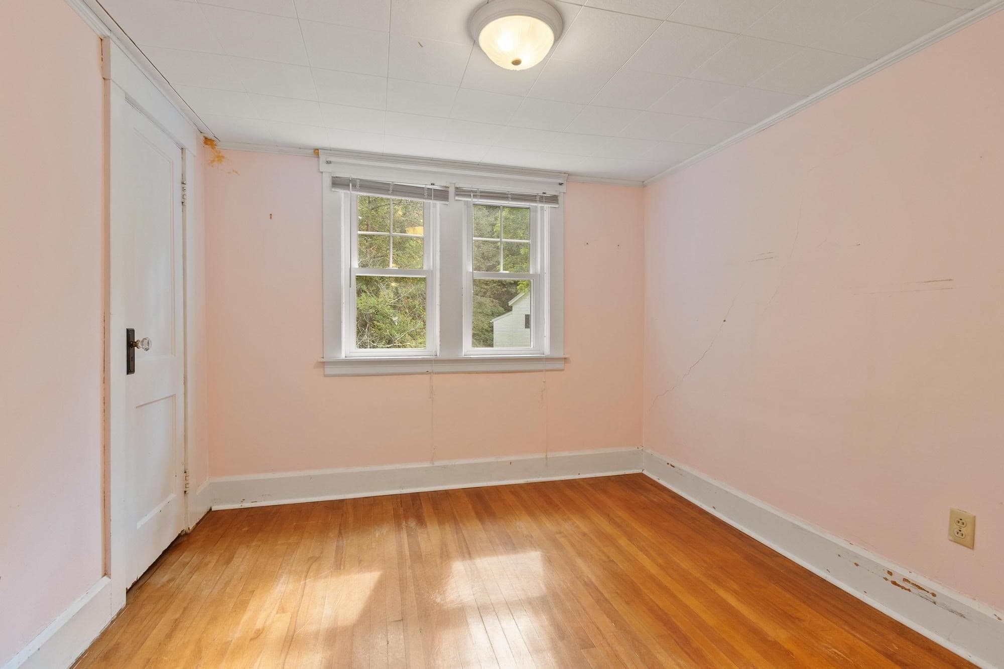 Single Family Residence at 323 Pearl St, Gardner MA 01440, Gardner, photo 25 of 32