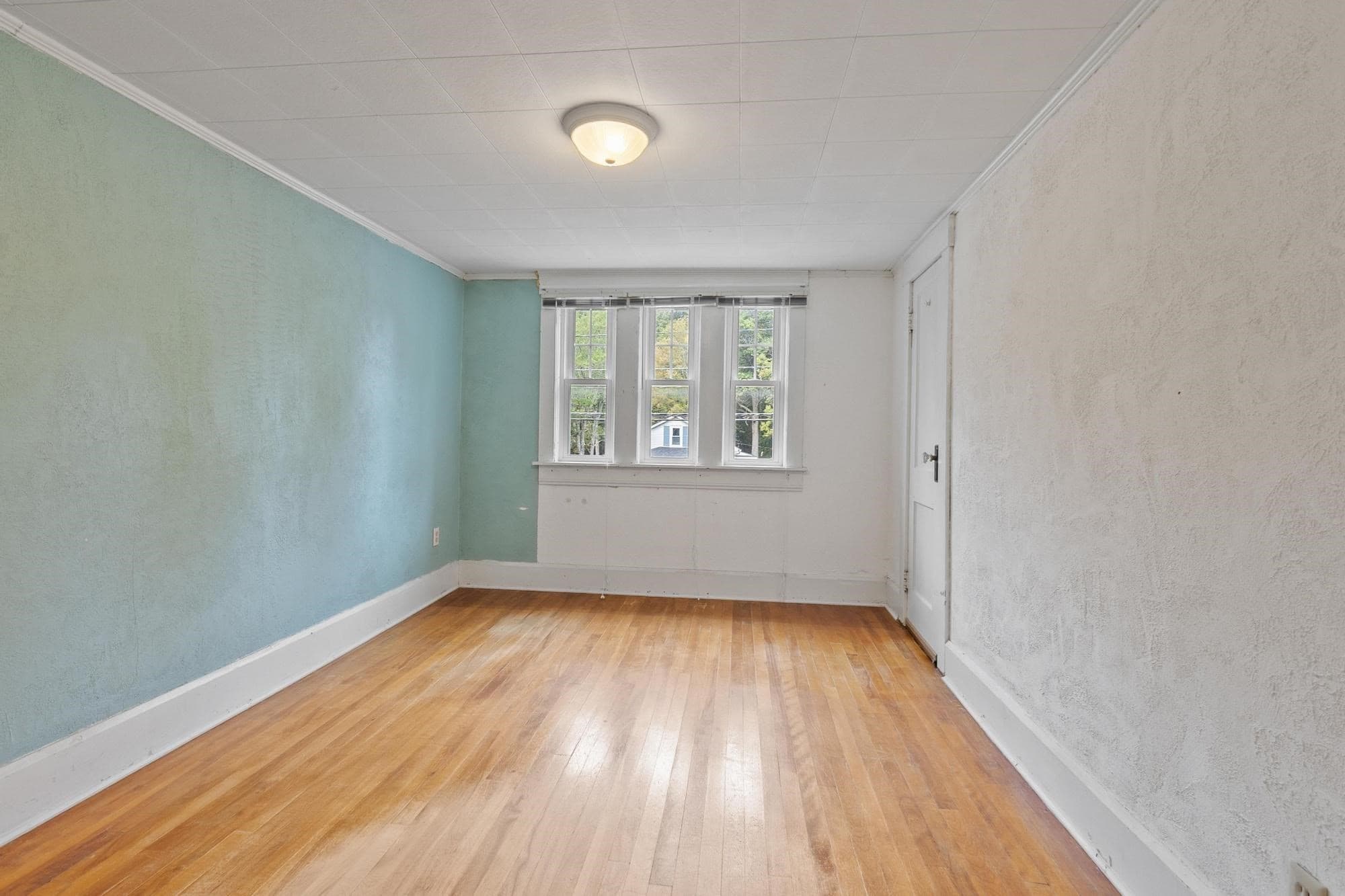 Single Family Residence at 323 Pearl St, Gardner MA 01440, Gardner, photo 21 of 32