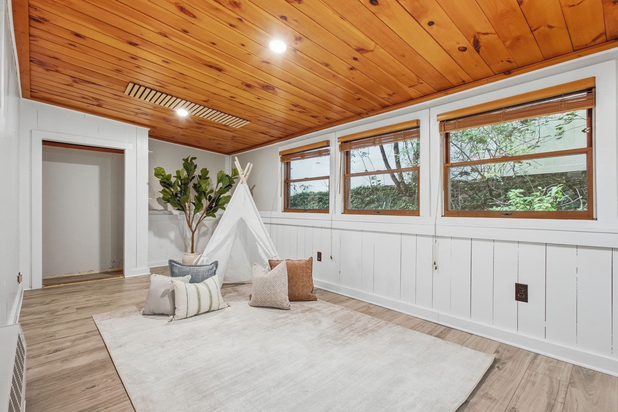 Single Family Residence at 116 Green St, Woburn MA 01801, Woburn, photo 23 of 42
