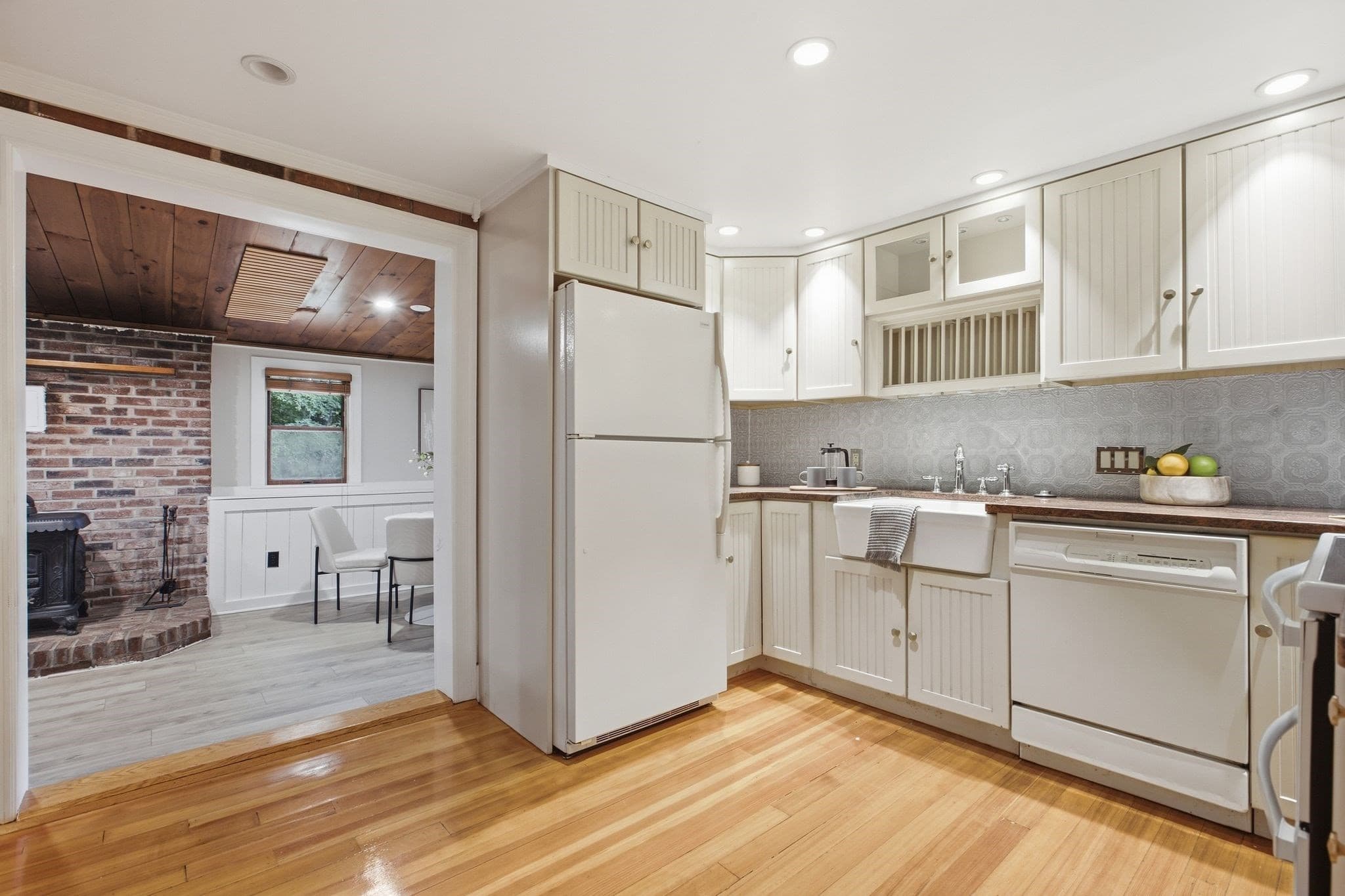 Single Family Residence at 116 Green St, Woburn MA 01801, Woburn, photo 15 of 42