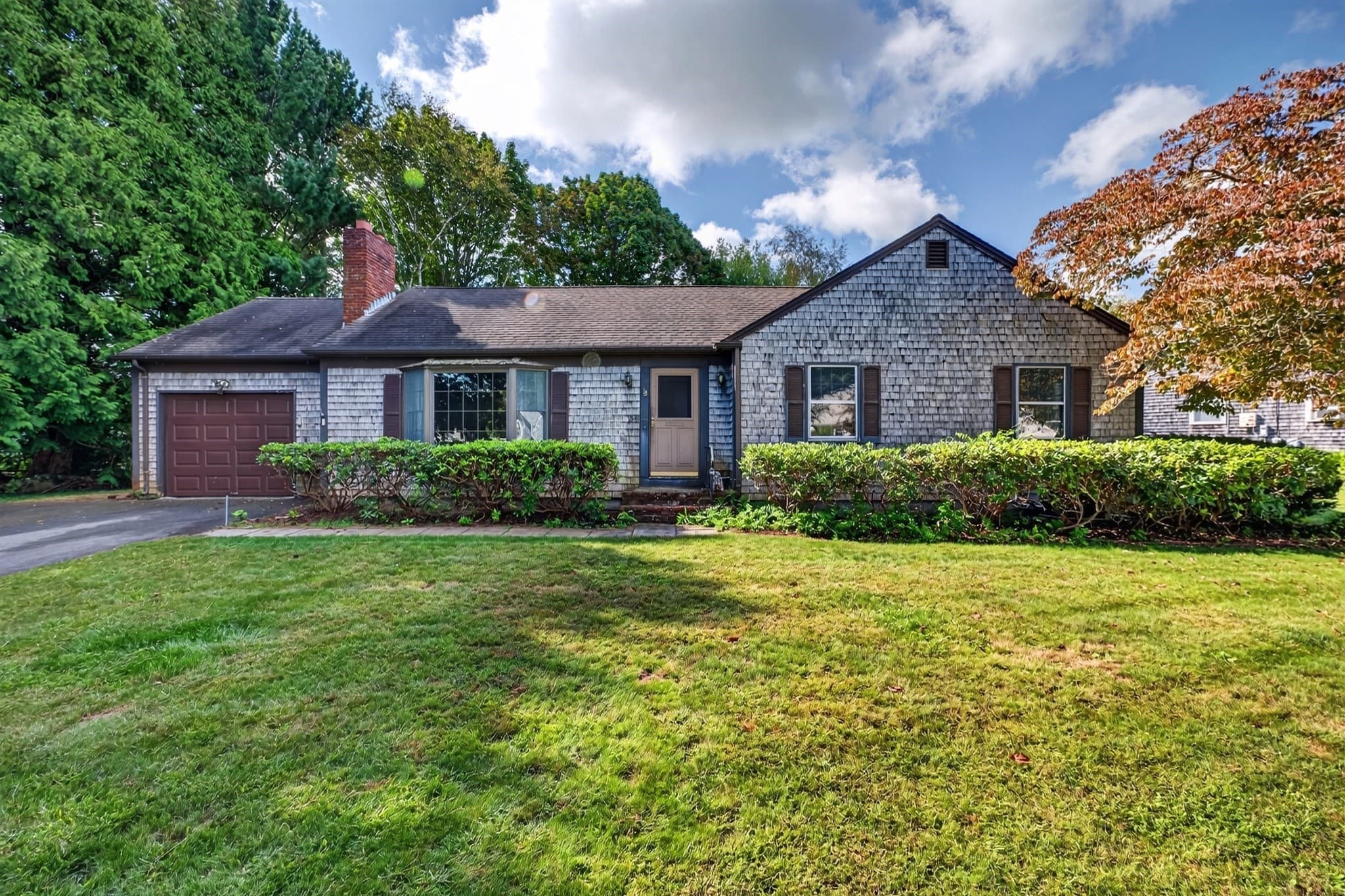 36 Beechwood Dr, Dartmouth MA 02748