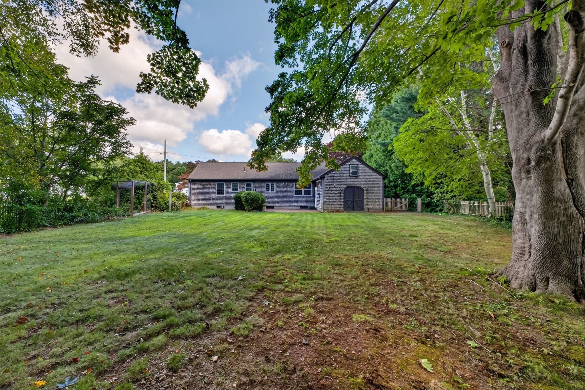 Single Family Residence at 36 Beechwood Dr, Dartmouth MA 02748, Dartmouth, photo 5 of 35