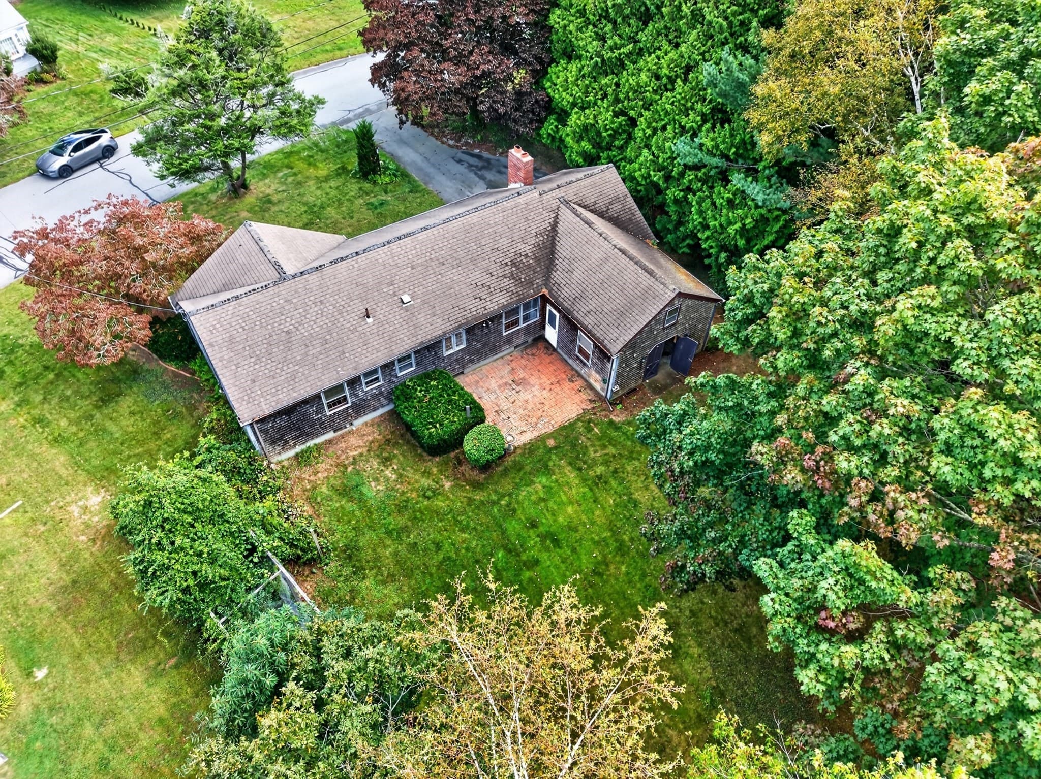 Single Family Residence at 36 Beechwood Dr, Dartmouth MA 02748, Dartmouth, photo 10 of 35