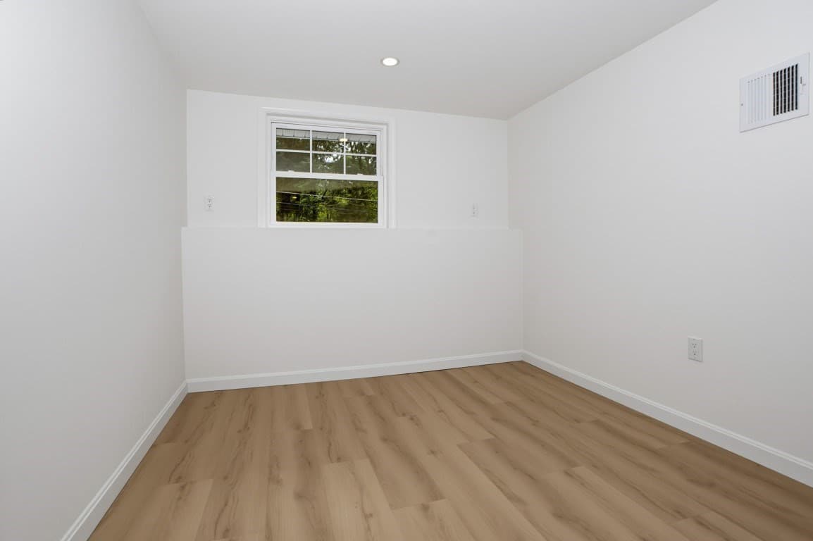 Single Family Residence at 33 Cheryl Ln, Holliston MA 01746, Holliston, photo 26 of 32