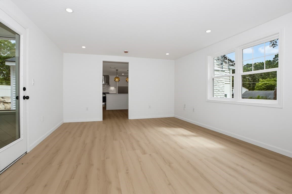 Single Family Residence at 33 Cheryl Ln, Holliston MA 01746, Holliston, photo 24 of 32