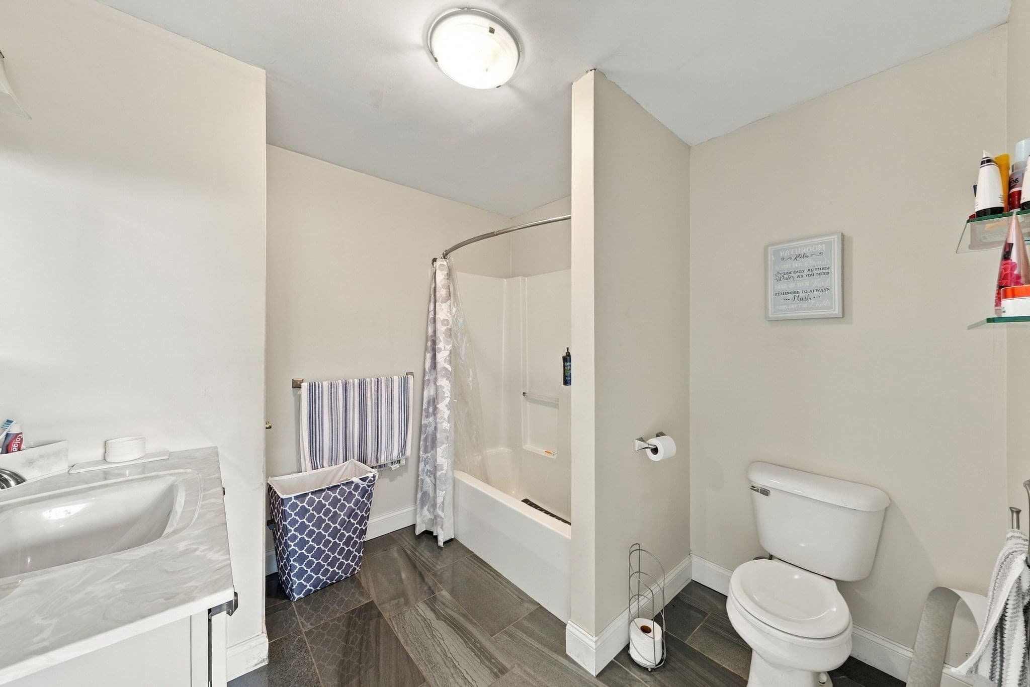 Single Family Residence at 35 Striper Cir, Dartmouth MA 02747, Dartmouth, photo 22 of 39