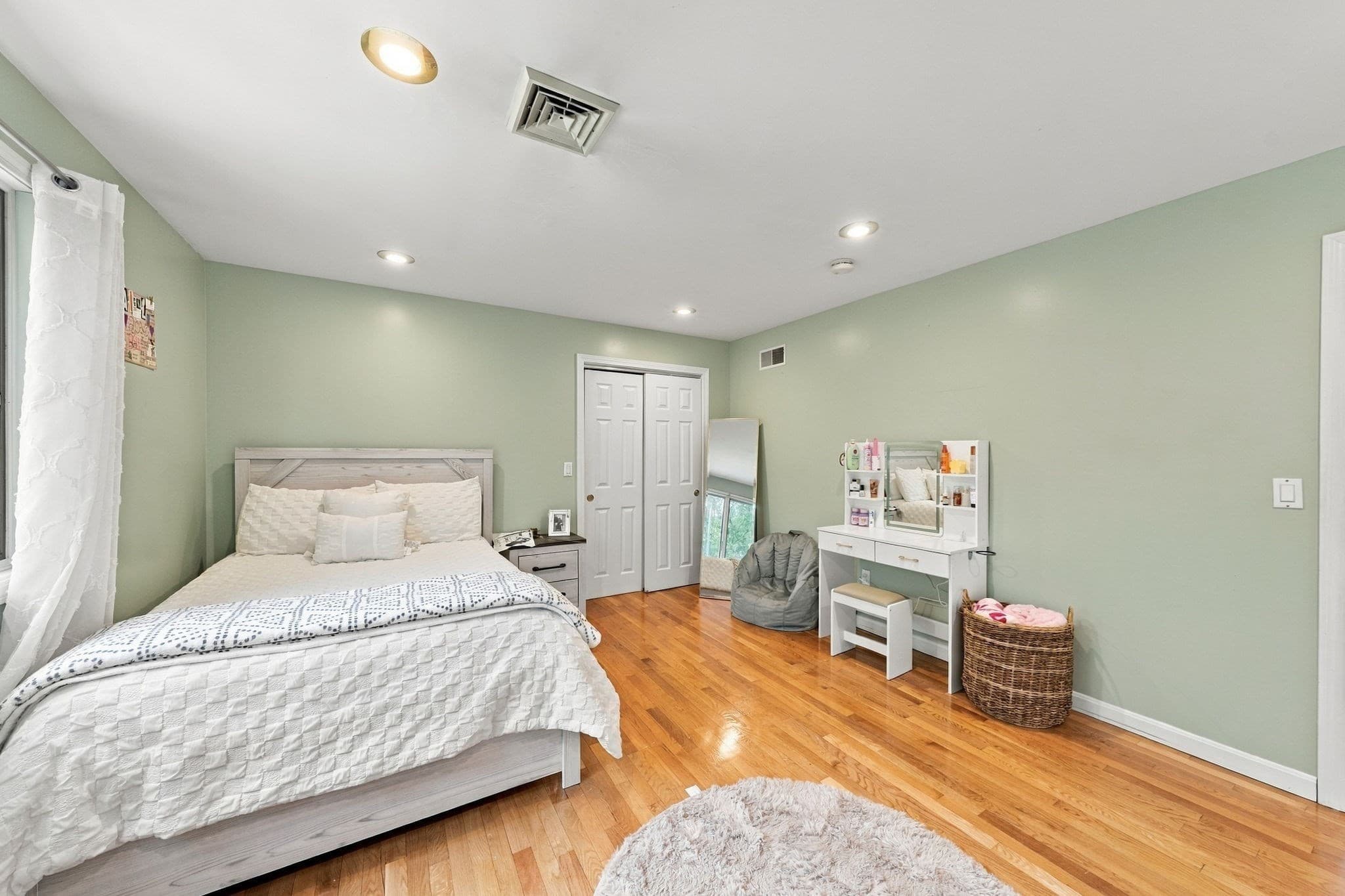 Single Family Residence at 35 Striper Cir, Dartmouth MA 02747, Dartmouth, photo 31 of 39