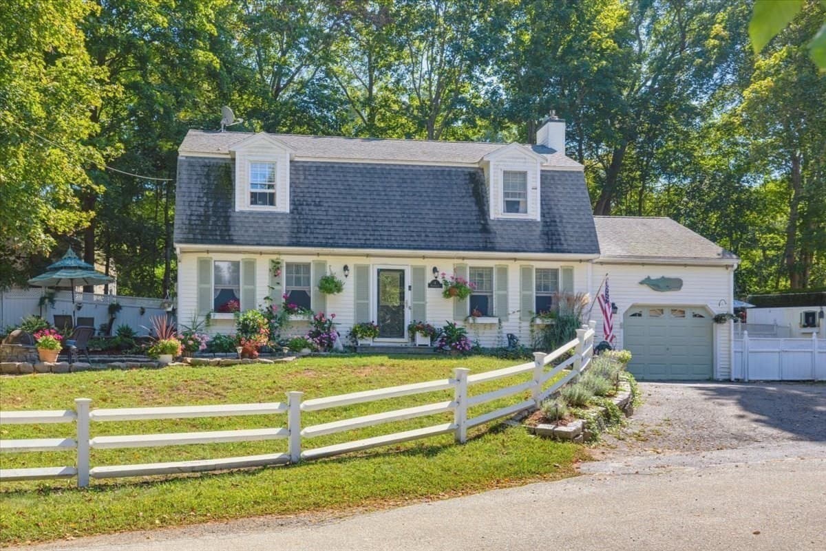 Single Family Residence at 4 Brierwood Ct, Gloucester MA 01930, Gloucester, photo 37 of 37