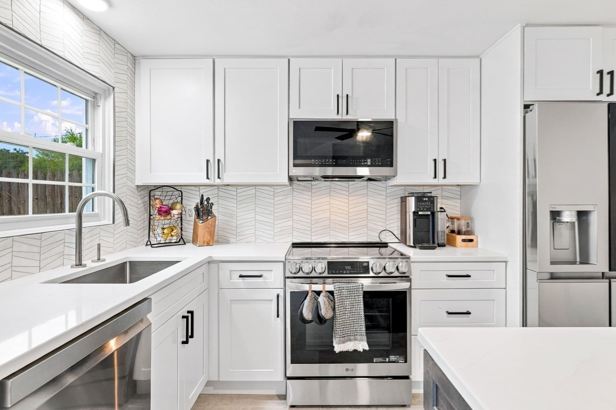 Condominium at 21 Orchard Ave # B, Haverhill MA 01830, Haverhill, photo 4 of 34