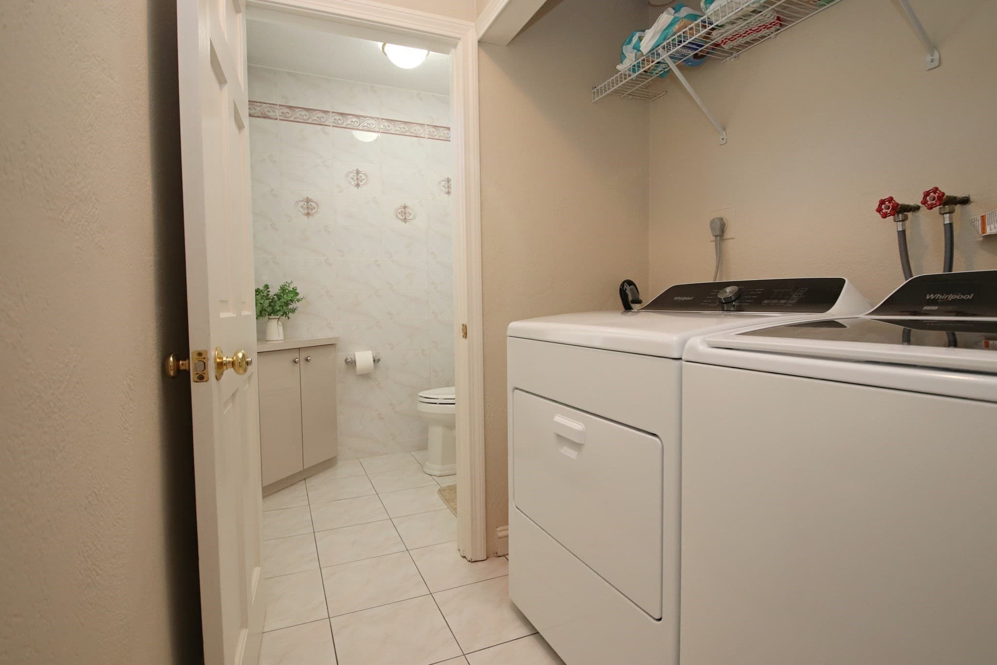 Single Family Residence at 14 Arrowhead Drive, Saugus MA 01906, Saugus, photo 23 of 42