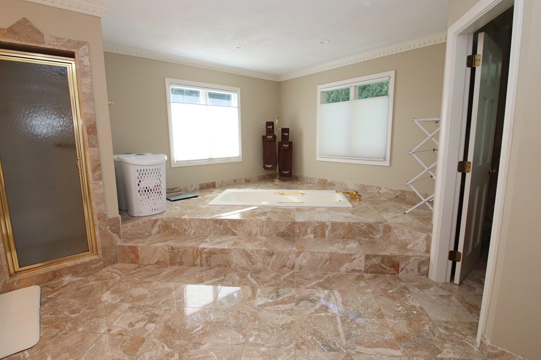 Single Family Residence at 14 Arrowhead Drive, Saugus MA 01906, Saugus, photo 17 of 42