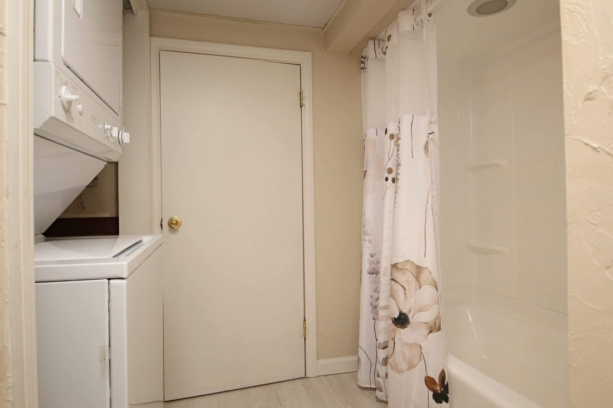 Single Family Residence at 14 Arrowhead Drive, Saugus MA 01906, Saugus, photo 34 of 42