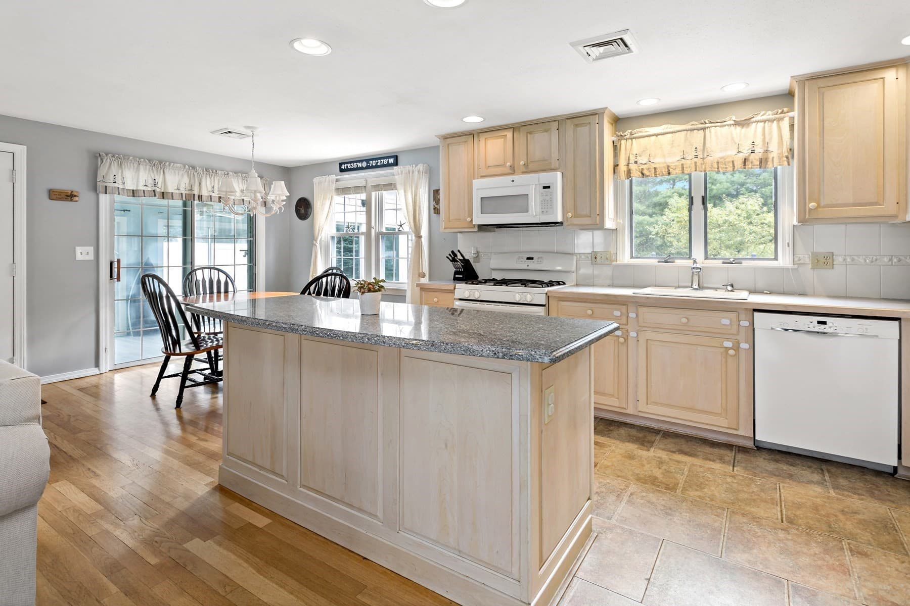 Single Family Residence at 348 Prince Hinckley Road, Barnstable MA 02632, Barnstable, photo 7 of 38