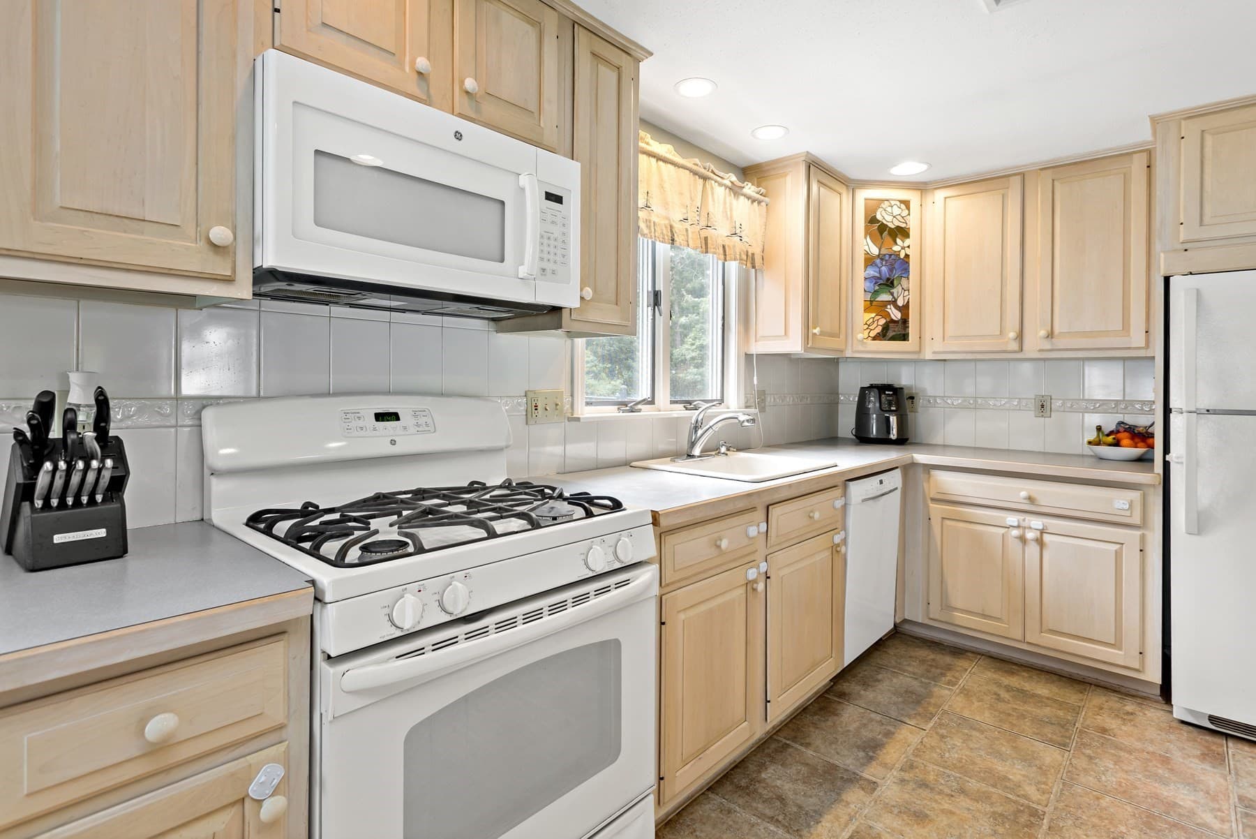 Single Family Residence at 348 Prince Hinckley Road, Barnstable MA 02632, Barnstable, photo 8 of 38
