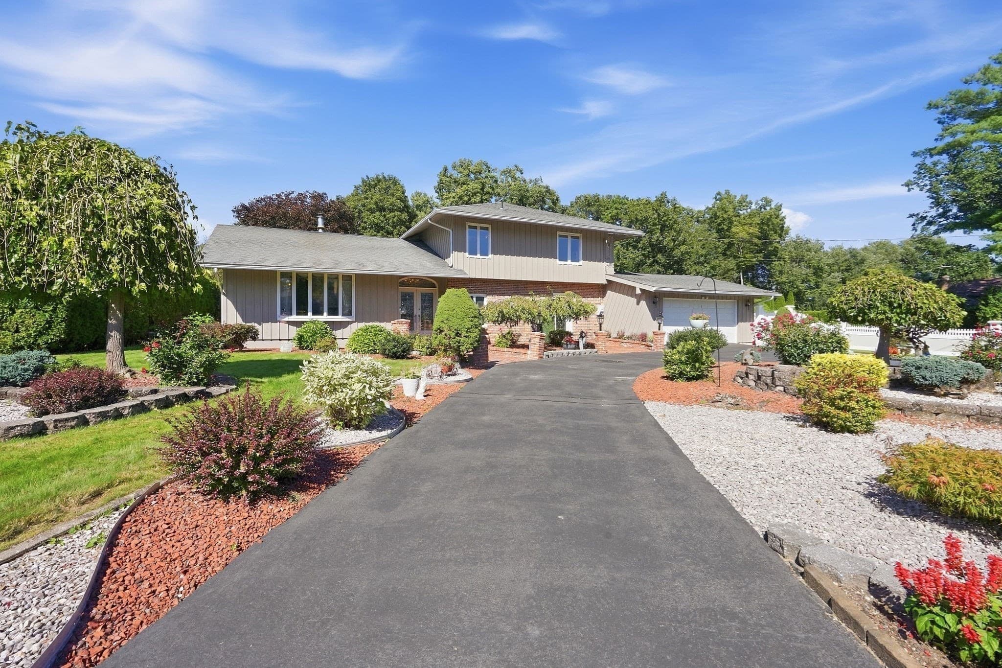 105 Higher Brook Dr, Ludlow MA 01056