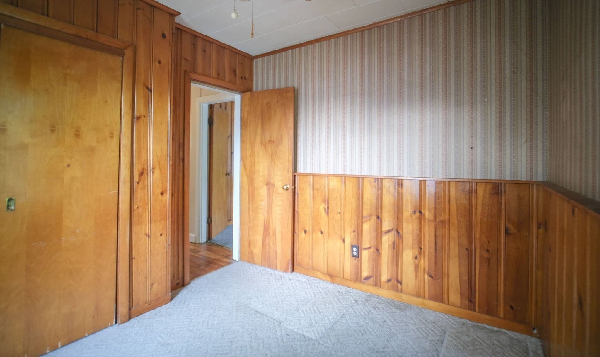 Single Family Residence at 103 Farnsworth St, Springfield MA 01107, Springfield, photo 16 of 23