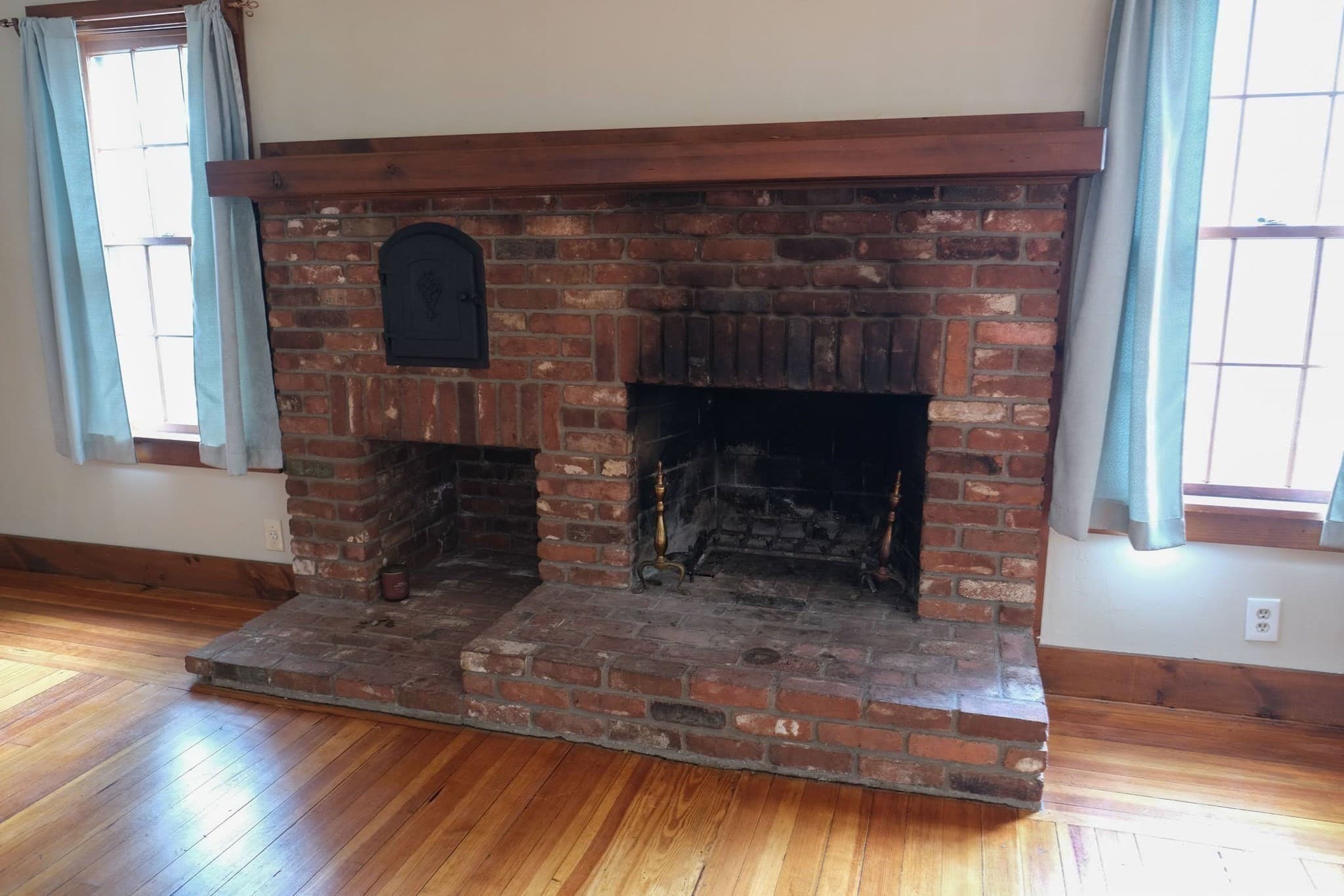 Single Family Residence at 103 Farnsworth St, Springfield MA 01107, Springfield, photo 10 of 23