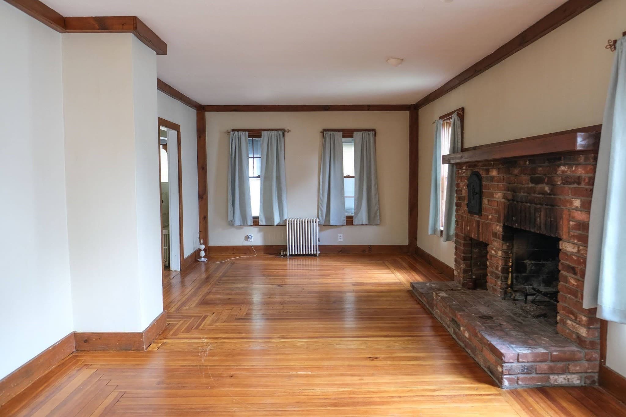 Single Family Residence at 103 Farnsworth St, Springfield MA 01107, Springfield, photo 8 of 23