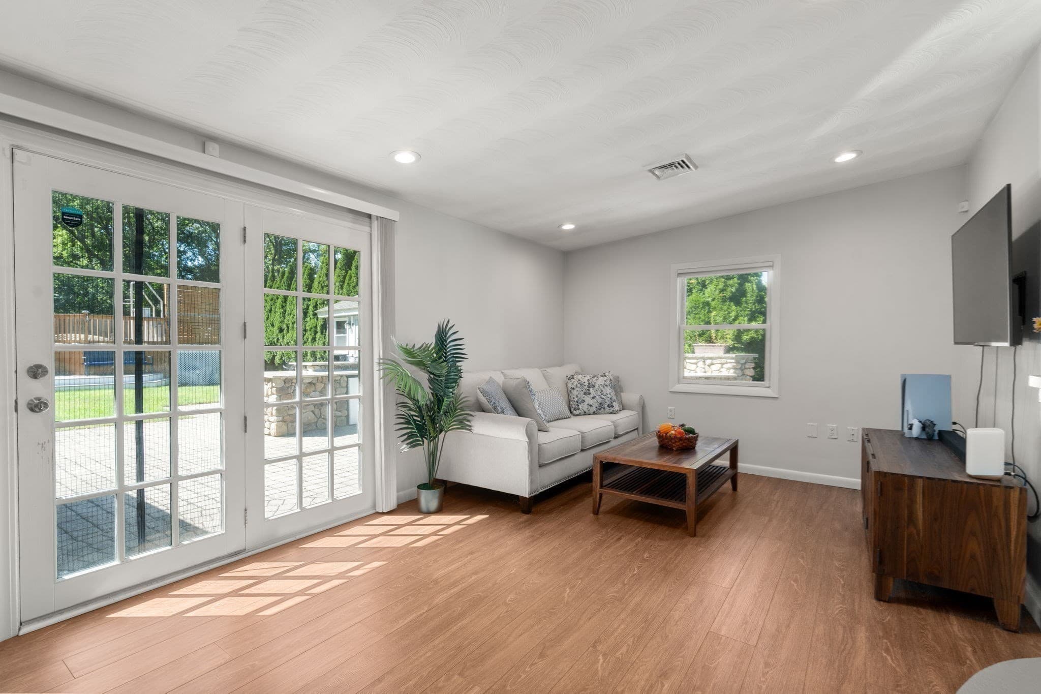 Single Family Residence at 60 Eaton Rd, Framingham MA 01701, Framingham, photo 14 of 30