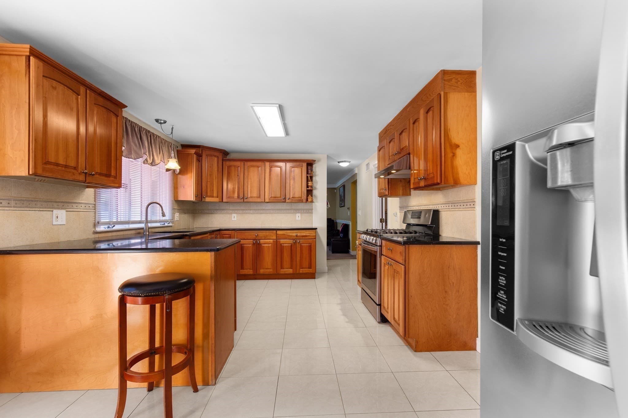 Single Family Residence at 159 Braemoor Rd, Brockton MA 02301, Brockton, photo 4 of 30