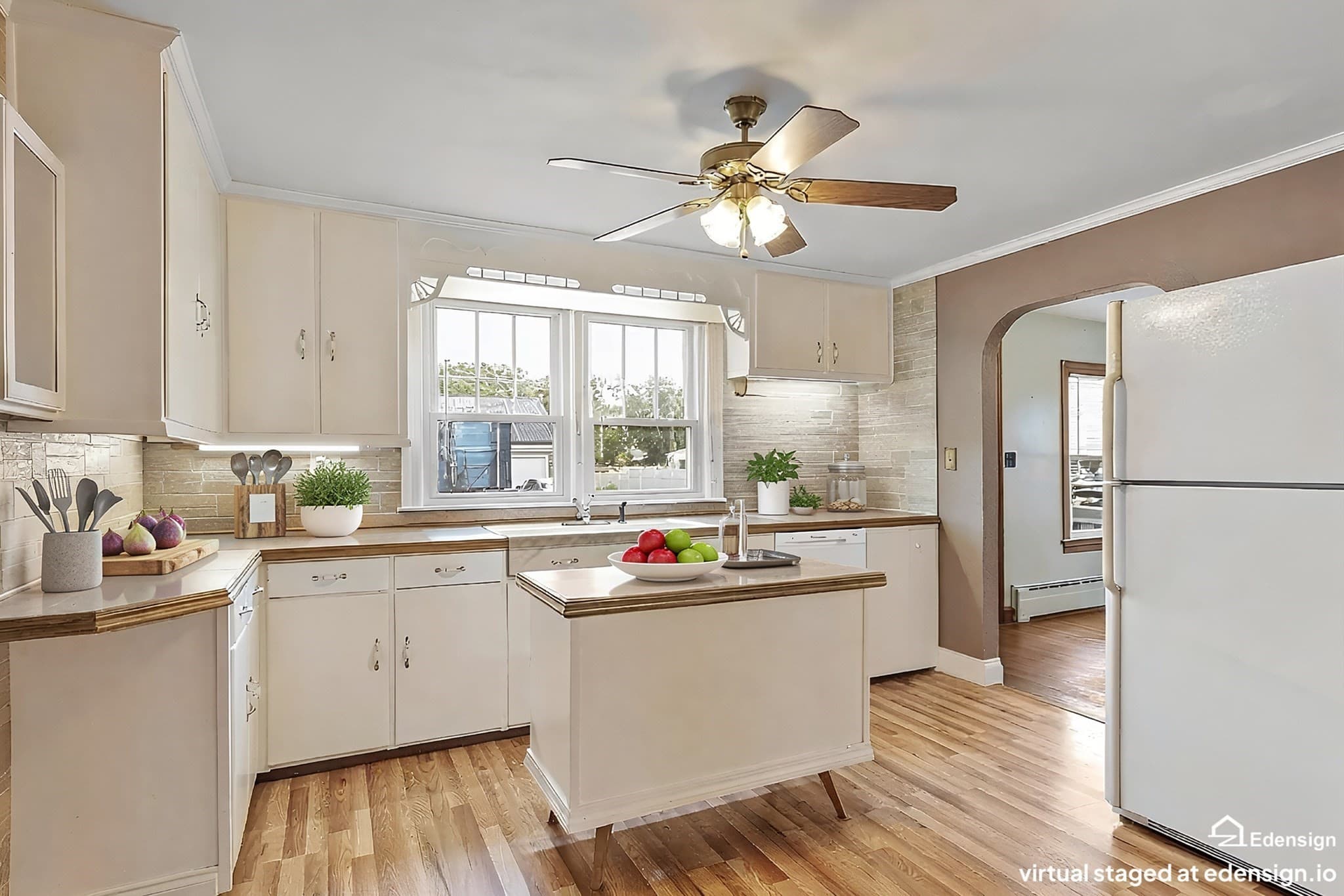 Single Family Residence at 173 Tenth St, Leominster MA 01453, Leominster, photo 2 of 35