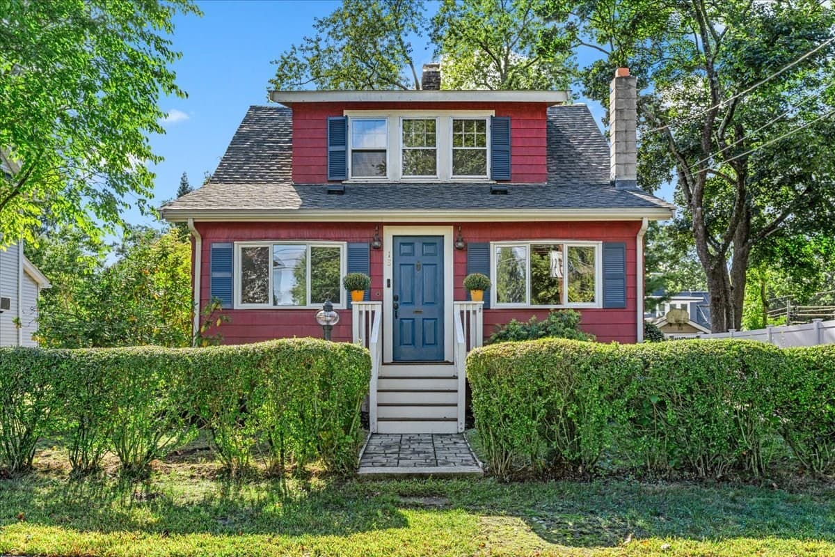18 Fales Road, Dedham MA 02026