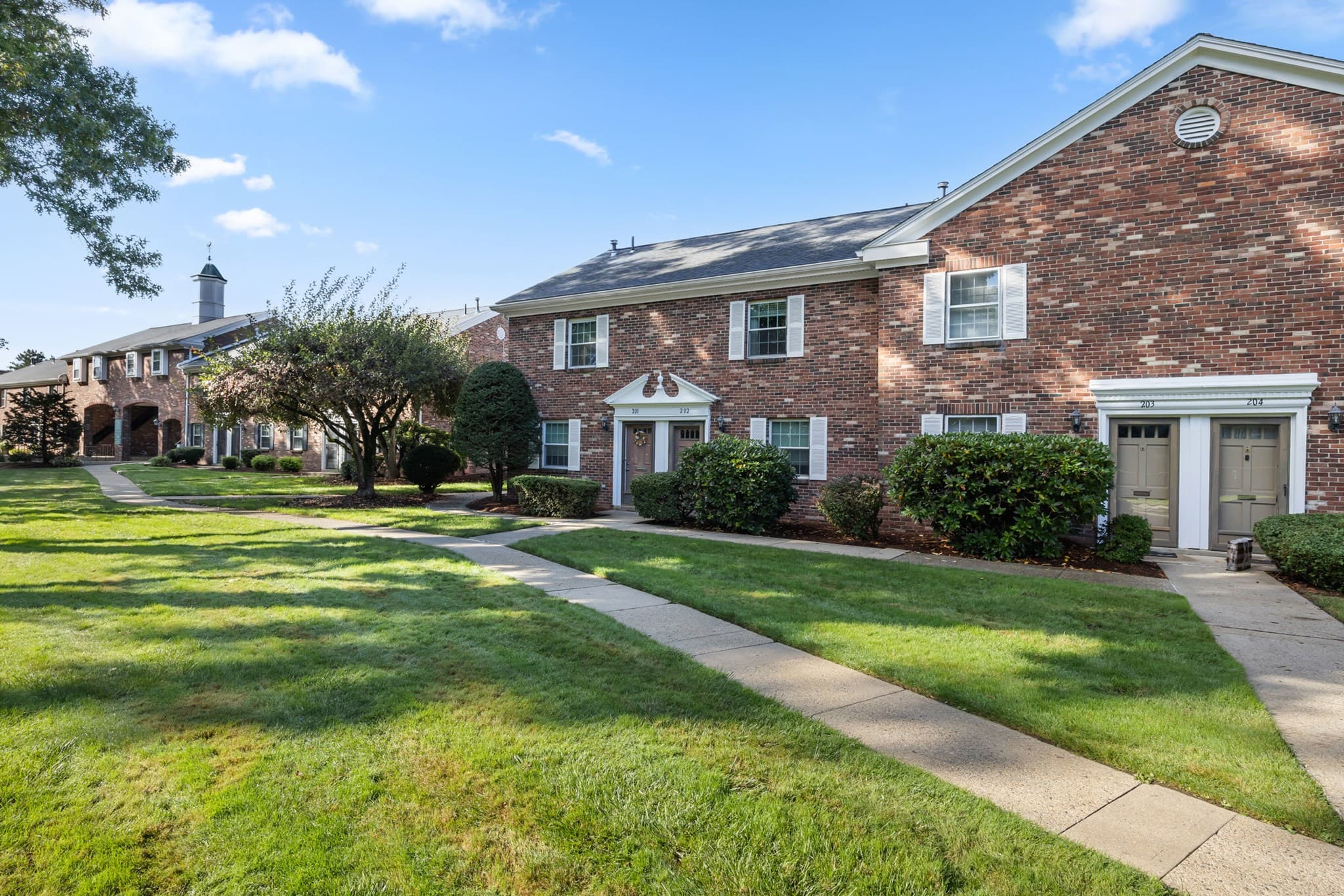 Condominium at 202 Windsor Drive # 202, Framingham MA 01701, Framingham, photo 2 of 35