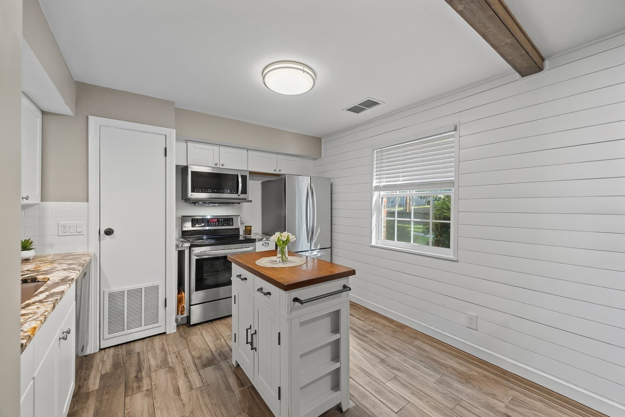 Condominium at 202 Windsor Drive # 202, Framingham MA 01701, Framingham, photo 11 of 35